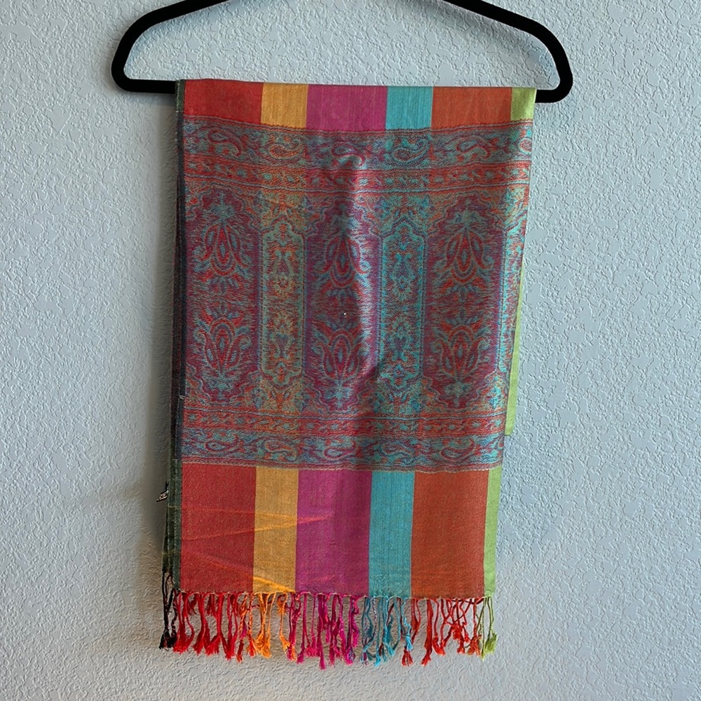 Scarf. Like new. Gorgeous bright colors.